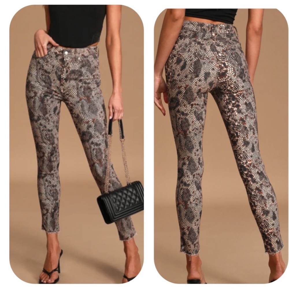 Free People Two Faced Snakeskin Skinny Jeans. Size 30. NWT
